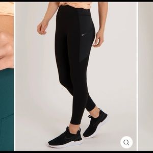 Sherpa Kalpana Hike Tight NWOT